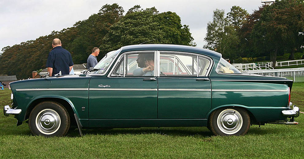 Eleganta linjer och en viss likhet med samtida Vauxhall Velox och Cresta! Synd bara att Sceptre inte erbjöd någon 6-cyl motor.