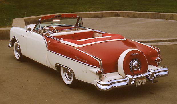 Samtliga 1953 & 1954 Packard Caribbean försågs med continental-kit, det vill säga inkapslat reservhjul, monterat i aktern utanför bakluckan. Instrumentpanelen fick ny utformning till 1954.