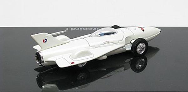 Med en turbinmotor på 370 hk i aktern klarade experimentbilen en toppfart på 320 km/t.