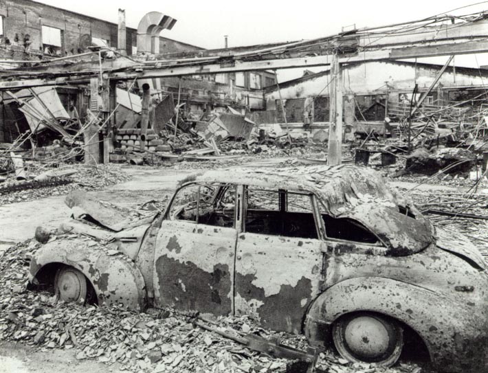 Opel-fabrikerna i Rüsselsheim efter ett massivt bombanfall i augusti 1944.