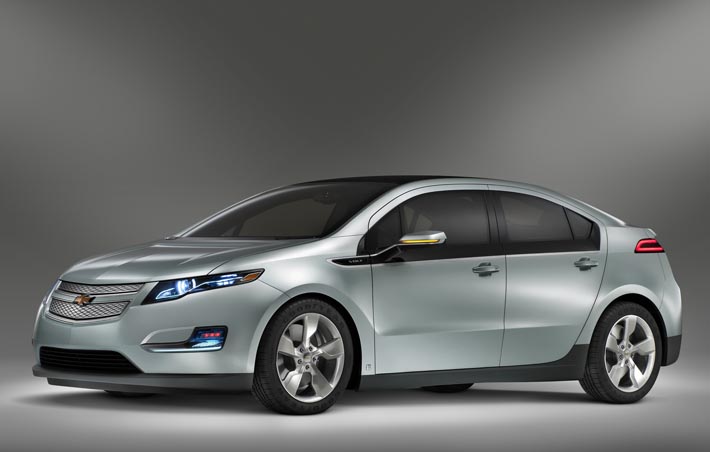 Tuff, mycket aggressiv design kännetecknar Chevrolet Volt. Notera det korta bakre överhänget och hur formgivarna ansträngt sig att skapa så breda dörröppningar som möjligt.