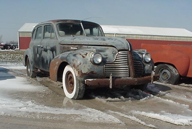 Denna 1940 Buick Special är till salu för $2.950 vilket är ungefär 25.000 kr. Tullad i Göteborg kostar den ungefär 60.000 kr. Ungefär lika mycket kostar en korrekt ny inredning. Totalrenoverad torde den gå på cirka 300.000 kr utöver inköpspriset på 60.000 kr. Special var märkets minsta och billigaste modell och i mycket fint skick värd mindre än hälften! Samma bilfirma i USA.