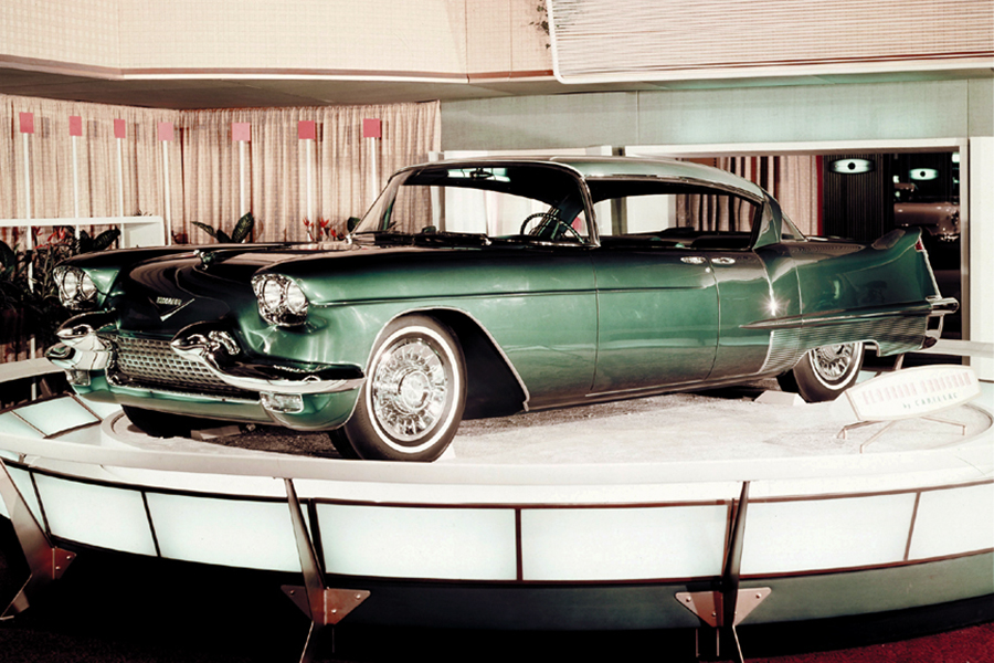 Cadillac Eldorado Brougham som concept-bil. När den gick i begränsad produktion som 1957 års modell, var den detaljändrad. Mest markant var annan utformning av stjärtfenorna.