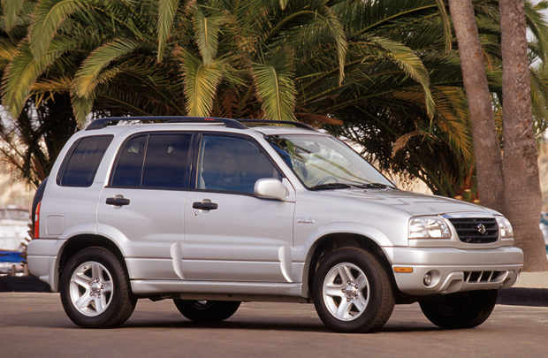 Hutlöst dyra och livsfarliga Suzuki Grand Vitara.