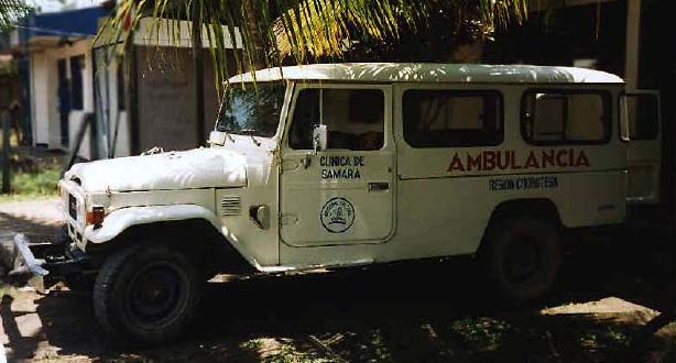 Lika synonym för begreppet Land Cruiser är denna FJ45 som ambulansfordon. Det är med hjälp av dessa stryktåliga fordons bedrifter som dagens Land Cruiser finner sina köpare.