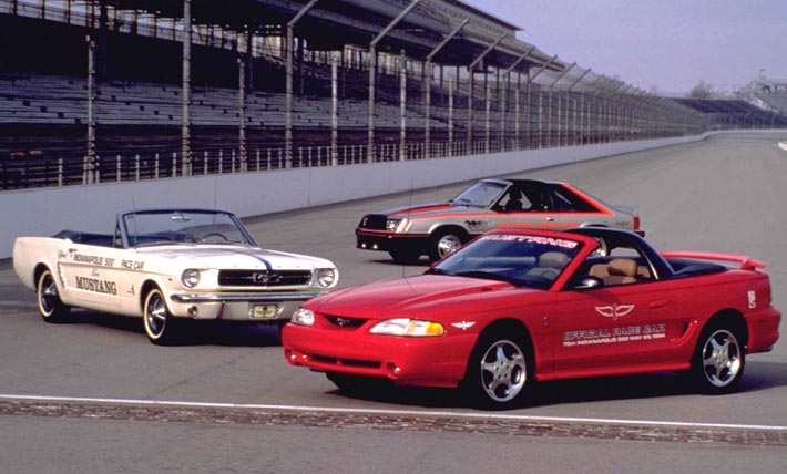 Vid tre tidigare tillfällen har Ford Mustang varit utsedd till Indy Pace Car. Det var 1964, 1979 och 1994. Däremot har Mustang aldrig förekommit som en Daytona 500 Pace Car förrän nu.