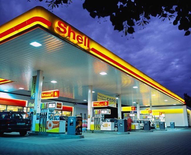 En Shell bensinstation. Just nu provborrar Shell i Skåne. Vi hoppas med stor framgång!