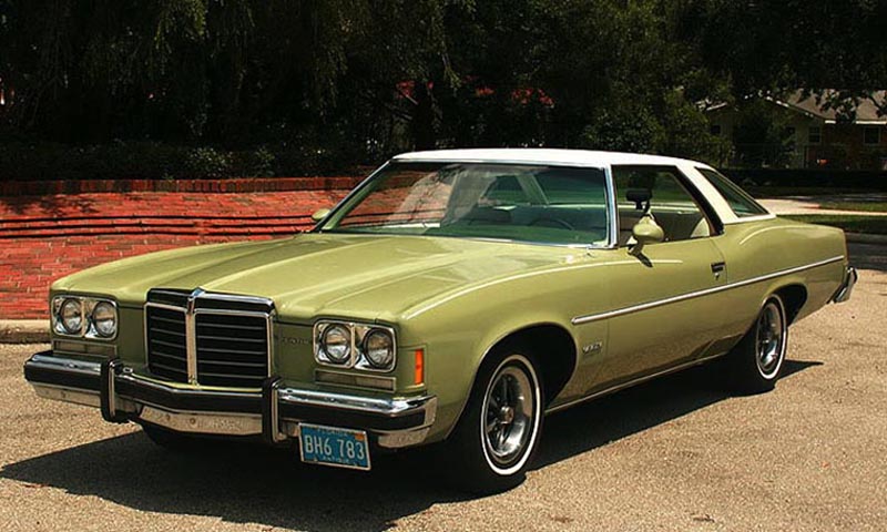 Pontiac hör också till de lite mer ovanliga bilarna. Här en 1974 Pontiac Catalina.