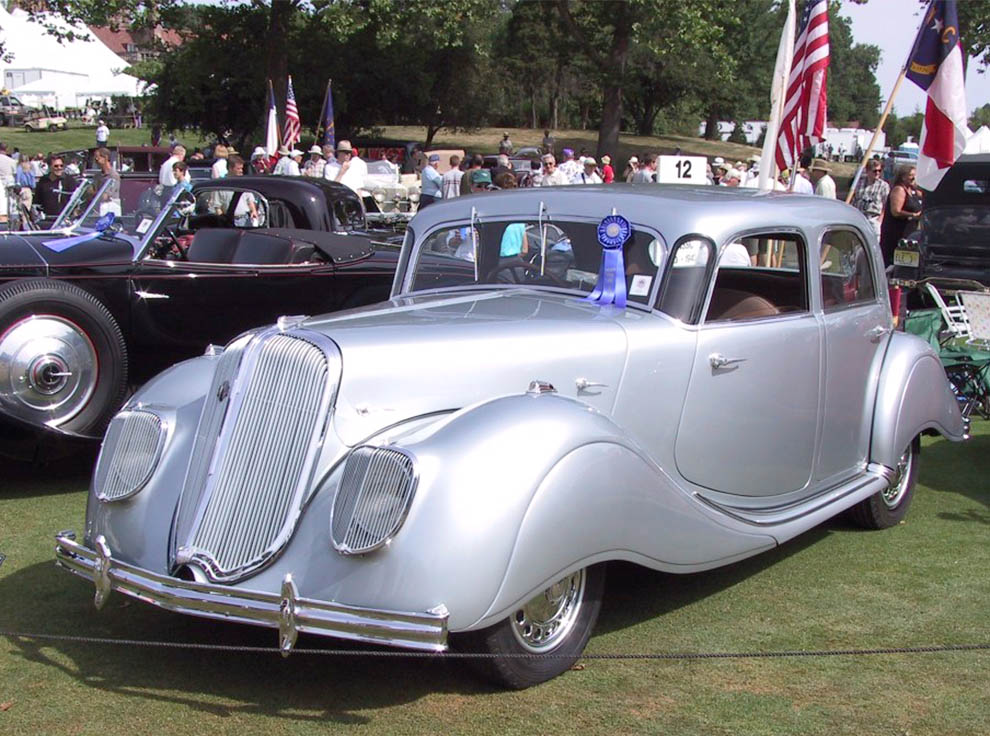 Panhard Dynamic i 1939 års tappning! En verkligt tung pjäs, både till utseende och vikt!