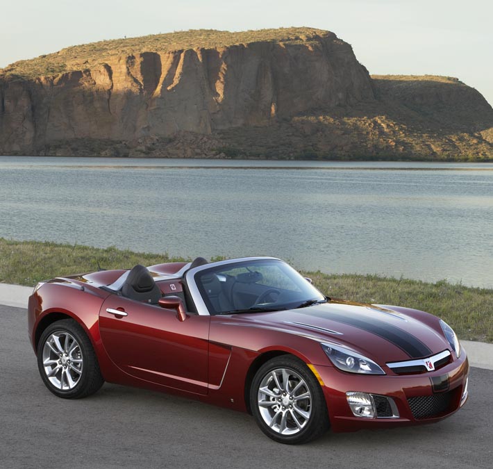 Den tjusigaste Saturn av 2009 års modell torde vara Saturn Sky med nära släktingar hos Opel och Vauxhall. Men Sky upphör att tillverkas i och med att Penske Automotive Group tar över.