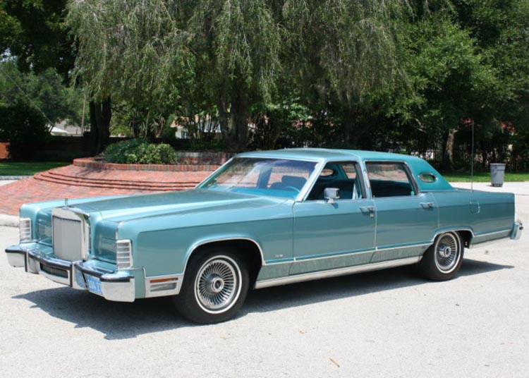 Sista årsmodellen av premium fullsize Lincoln Town Car var 1979.