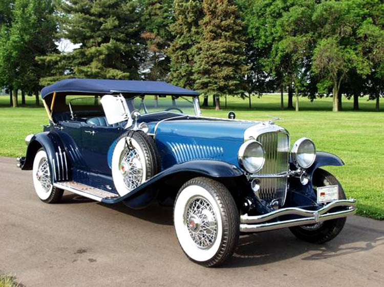 En av muséets Duesenberg Model J Phaeton.