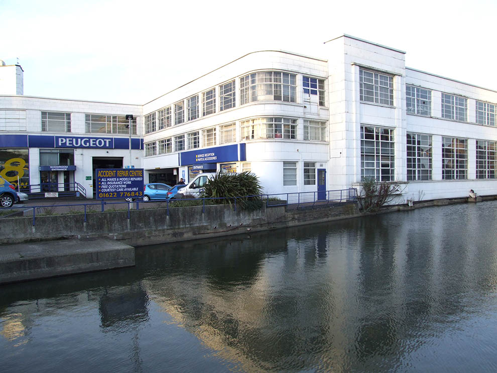 Detta var den sista Rootes-fabriken, belägen i Maidstone. Den slog igen den 1 januari 2007 efter att i flera år tillverkat Peugeot för den engelska marknaden.
"Sic transit Gloria Mundi".