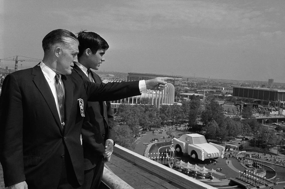 George W. Romney och hans son Mitt Romney den 18 maj 1964. Platsen är New York World´s Fair.