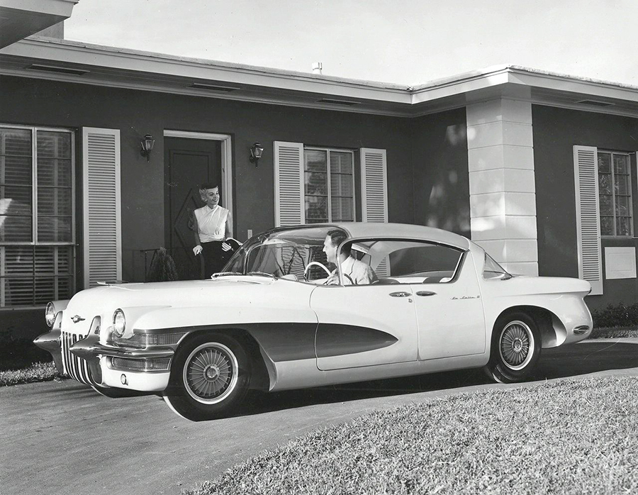 LaSalle II visades också som 4dr hardtop. Drag i formgivningen från Chevrolet Biscayne!