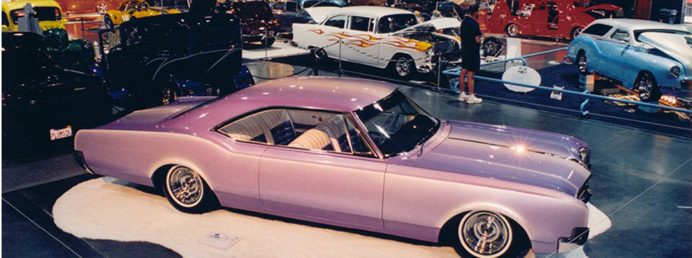 Men ibland ger sig D´Agostino på även andra märken, som här en linjeskön 1966 Oldsmobile.