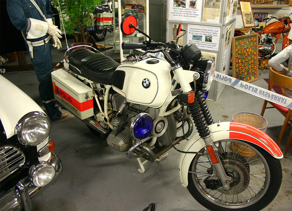 Hade man för bråttom (enligt fartbegränsningarna) kunde man få en sådan här BMW efter sig om oturen var framme!