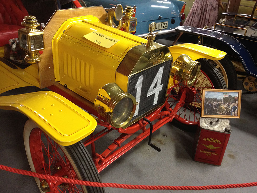 En närbild på fronten 1912 Ford Model T Speedster.