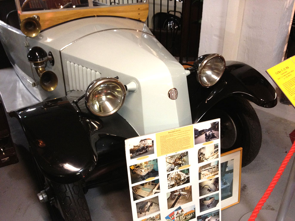 Tatra kommer från Tjeckoslovakien. På muséet finns två exemplar. Denna 1926 Tatra T 12 är den äldsta.