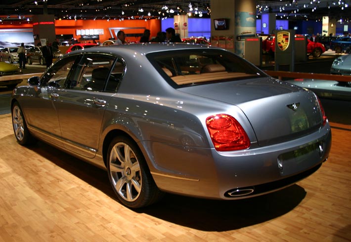 Den välformade 4-dörrarsmodellen Continental Flying Spur.