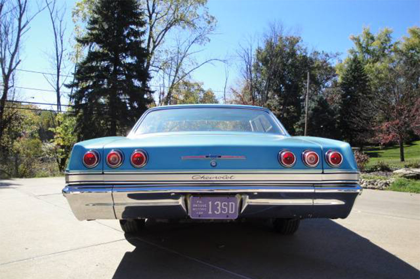 1965 Chevrolet Impala 4dr Hardtop Sedan