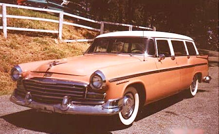 1956 års Chrysler Windsor med växande bakfenor.