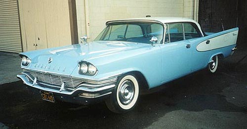 Chrysler Windsor 1957 – instegsmodellen fick också fenor.