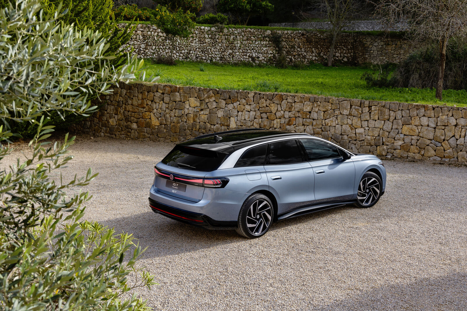 Volkswagen ID.7 Tourer kombinerar räckvidd och utrymme i en elbil anpassad för svenska förhållanden.