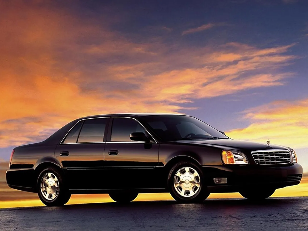 Cadillac DeVille av årsmodell 2002 representerade den gamla skolans lyx precis innan den moderna designrevolutionen tog fart på allvar.