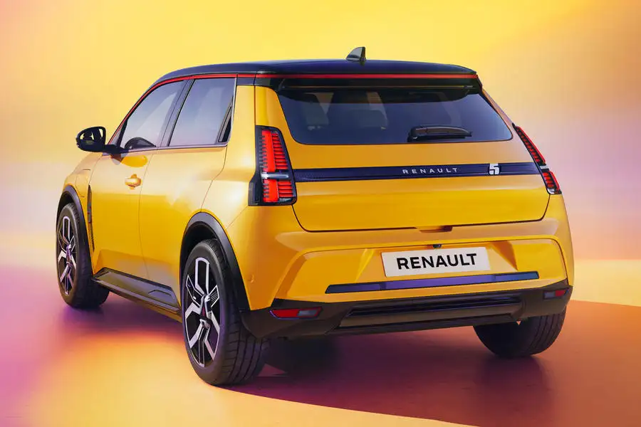 Den retroinspirerade designen är svår att ogilla och drar garanterat blickar till sig. Renault 5 E-Tech Electric är en designhöjdare.