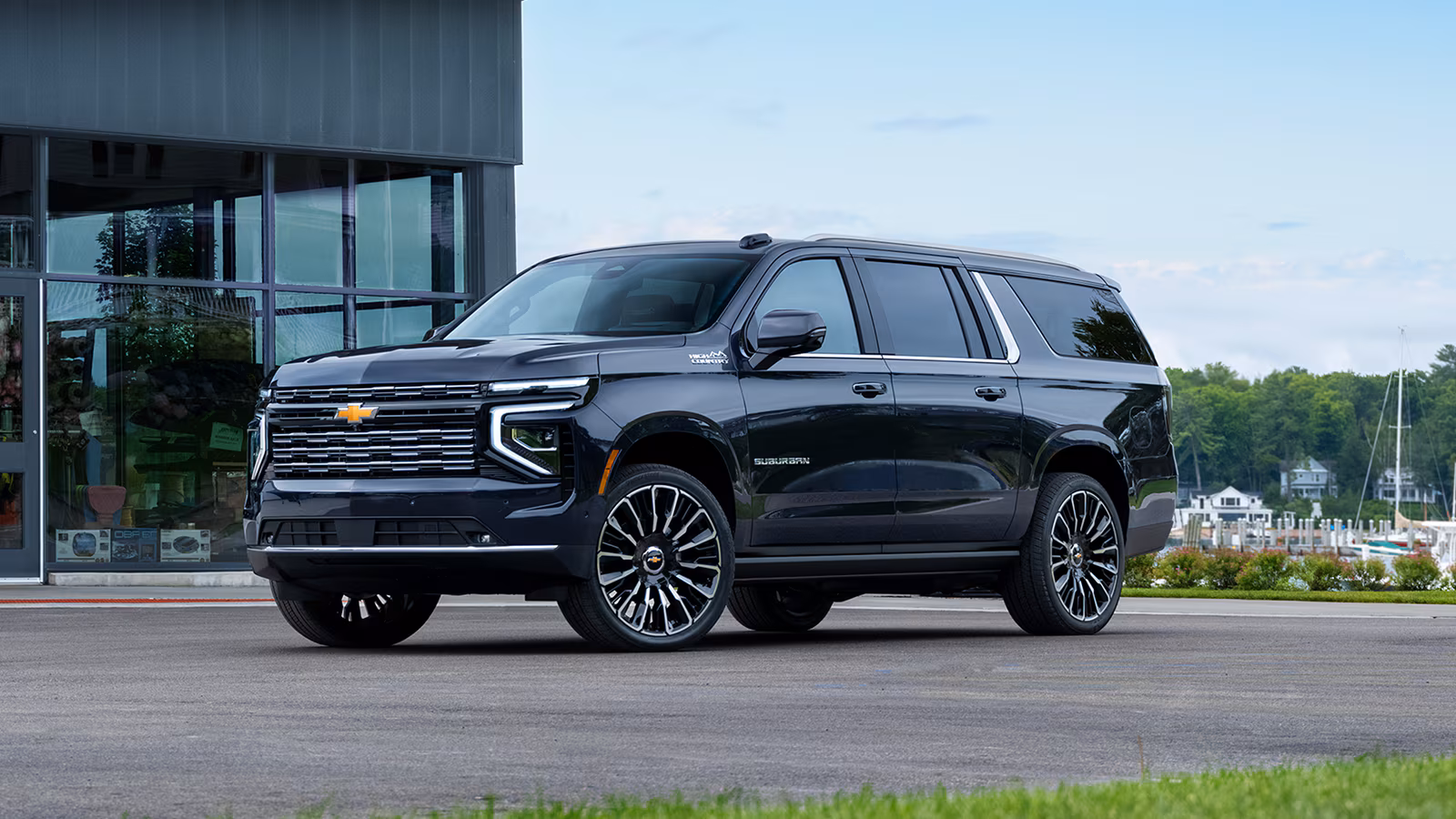 Chevrolet Suburban är kanske den mest amerikanska bilen, och den ultimata familjebilen i USA. En koloss som erbjuder enormt utrymme.