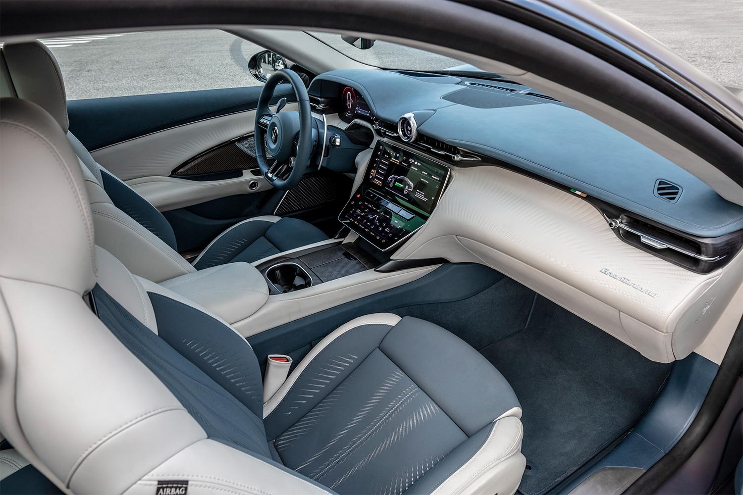 Maserati GranTurismo Folgore erbjuder en elegant interiör som dock inte räcker för att locka tillräckligt många köpare.
