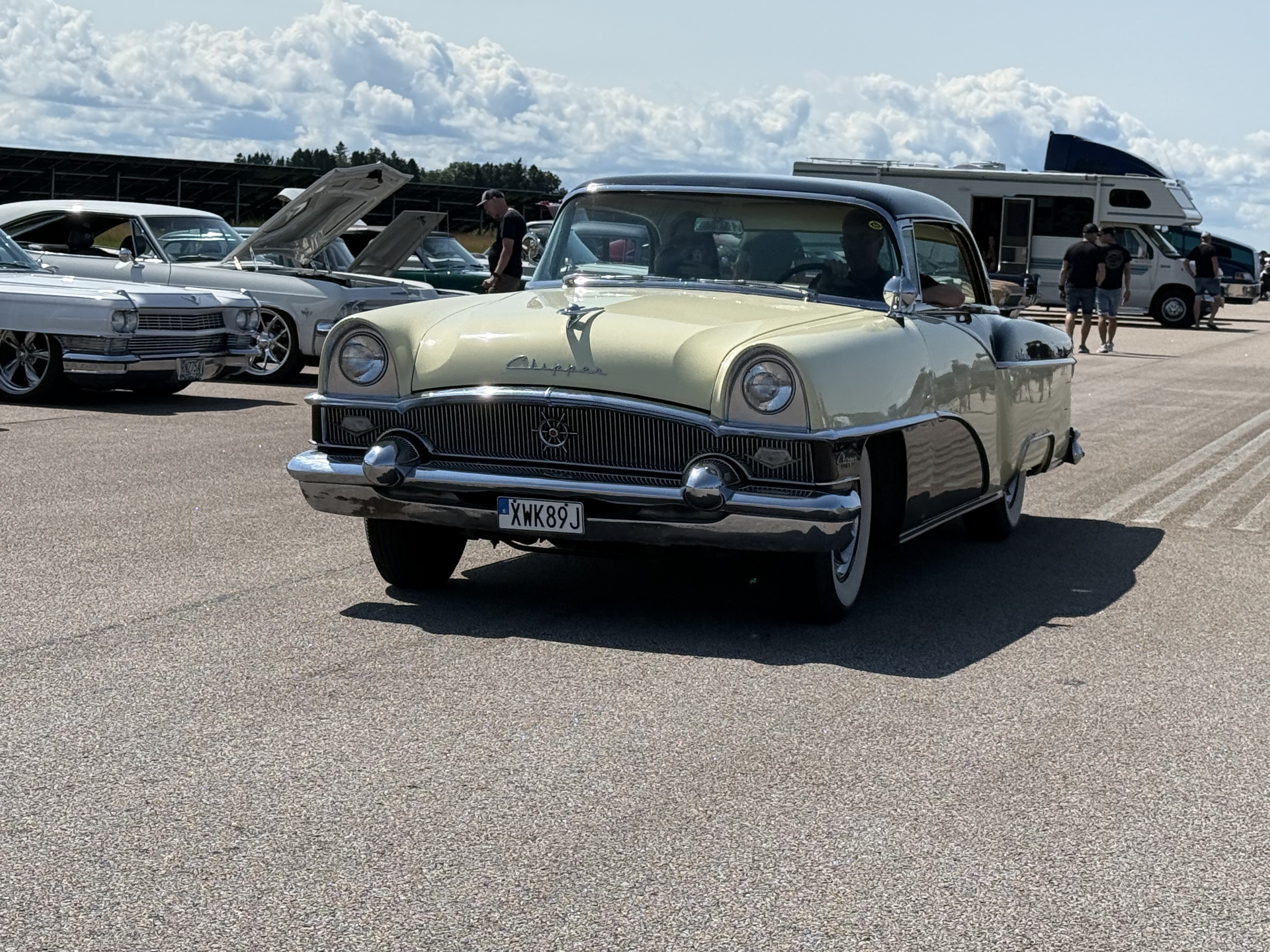Även en del udda bilar så som denna  Packard Clipper Constellation från 1955