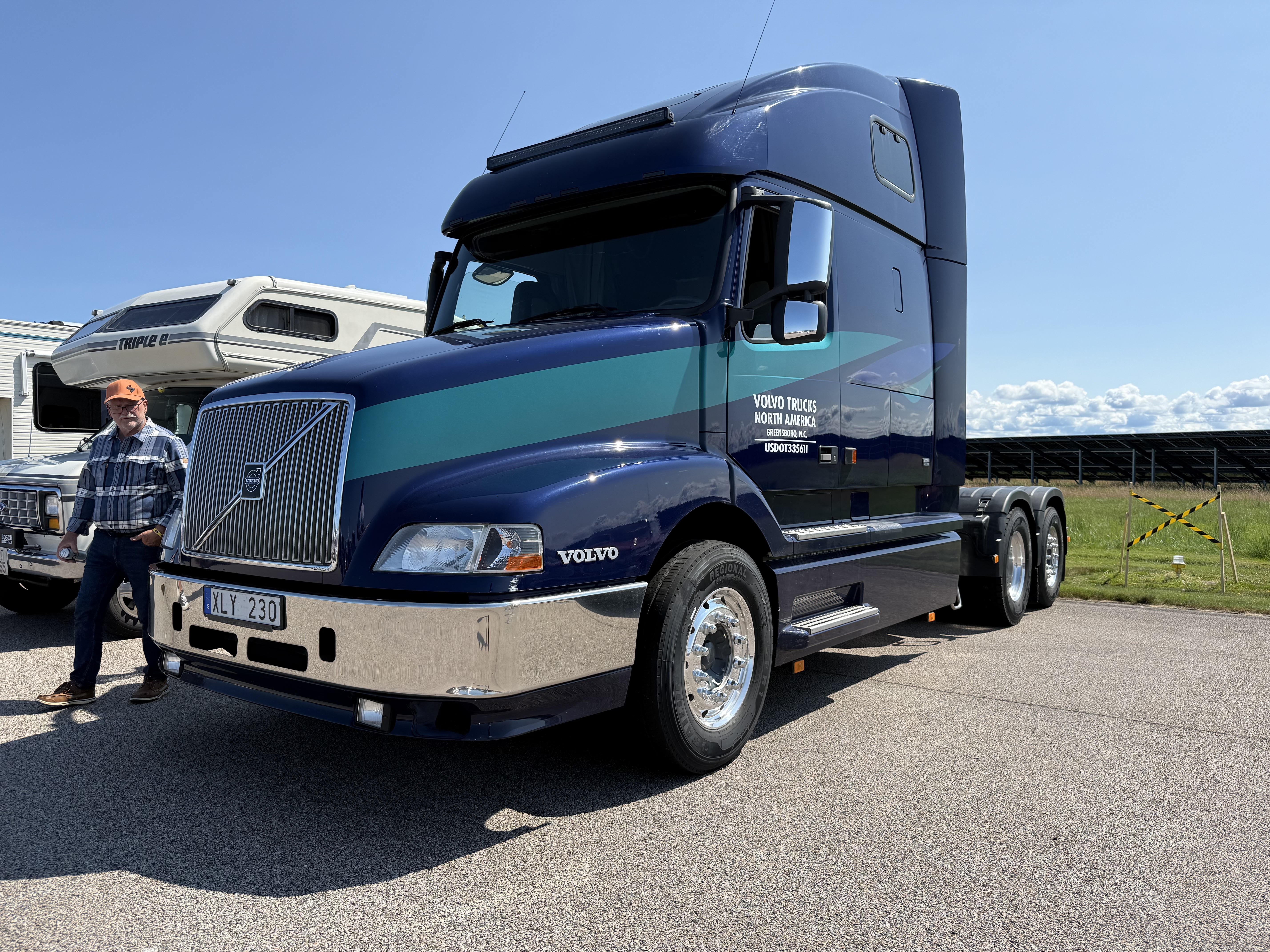 En amerikansk Volvo lastbil, "truck", från Greensboro, North Carolina, på Big Swap Meet. En sällsynt syn i Sverige.