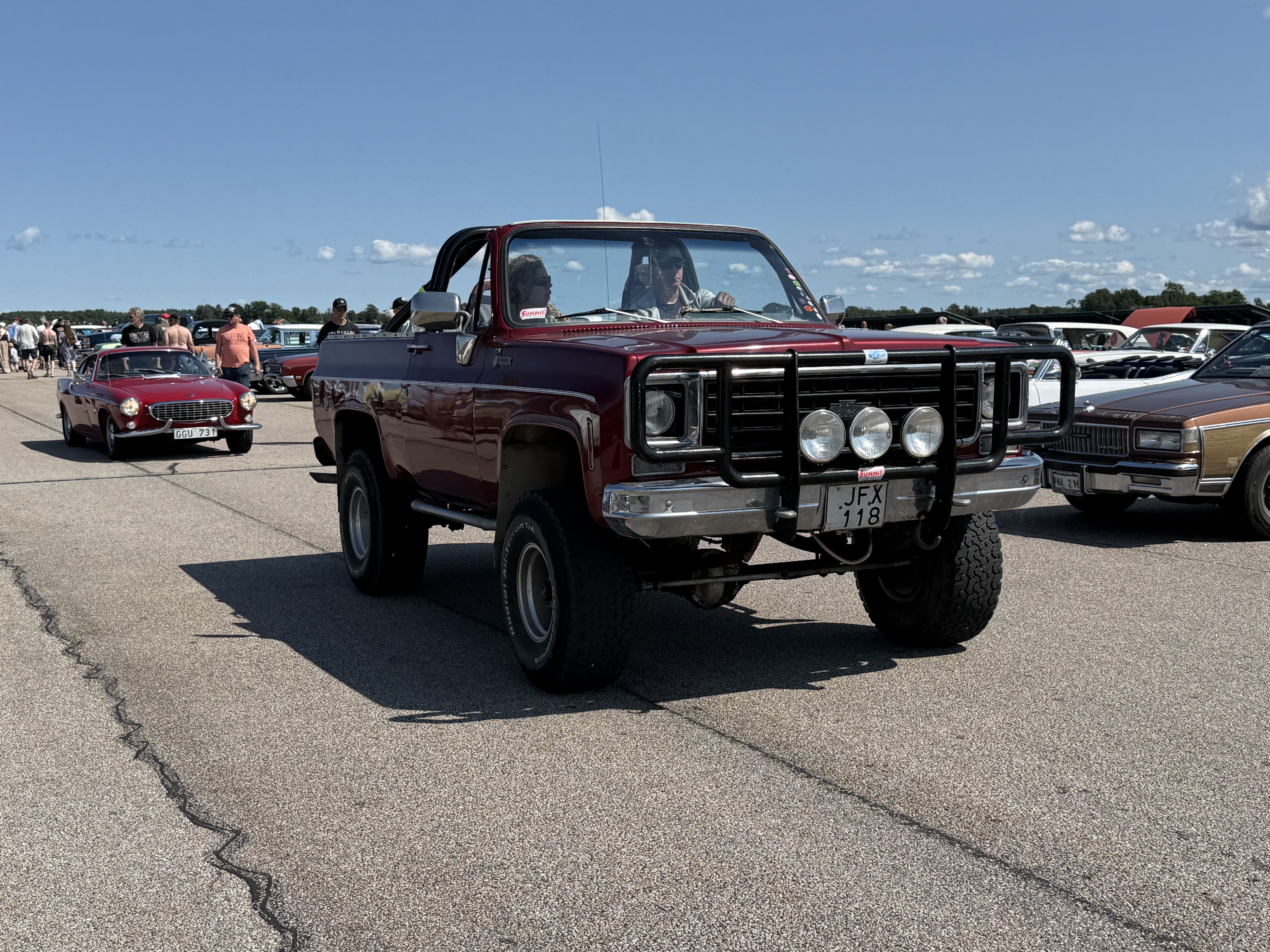 Chevrolet K5 Blazer på vägarna runt Hovby flygfält.