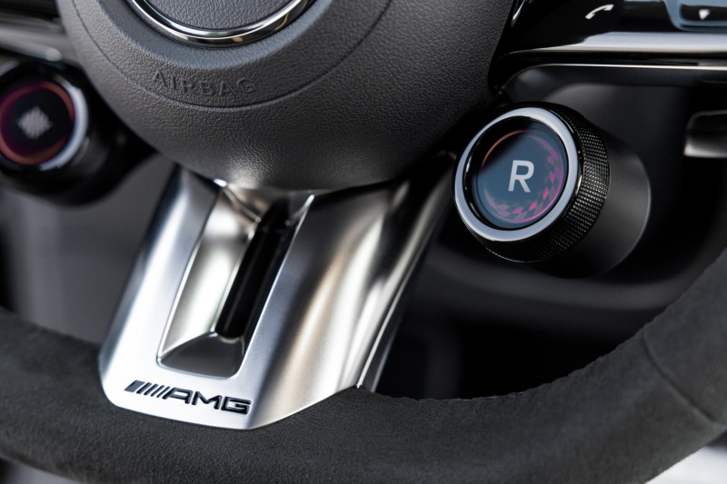 AMG-logotypen sitter stolt kvar på ratten, men vad betyder den egentligen i en elbil utan förbränningsmotor?
