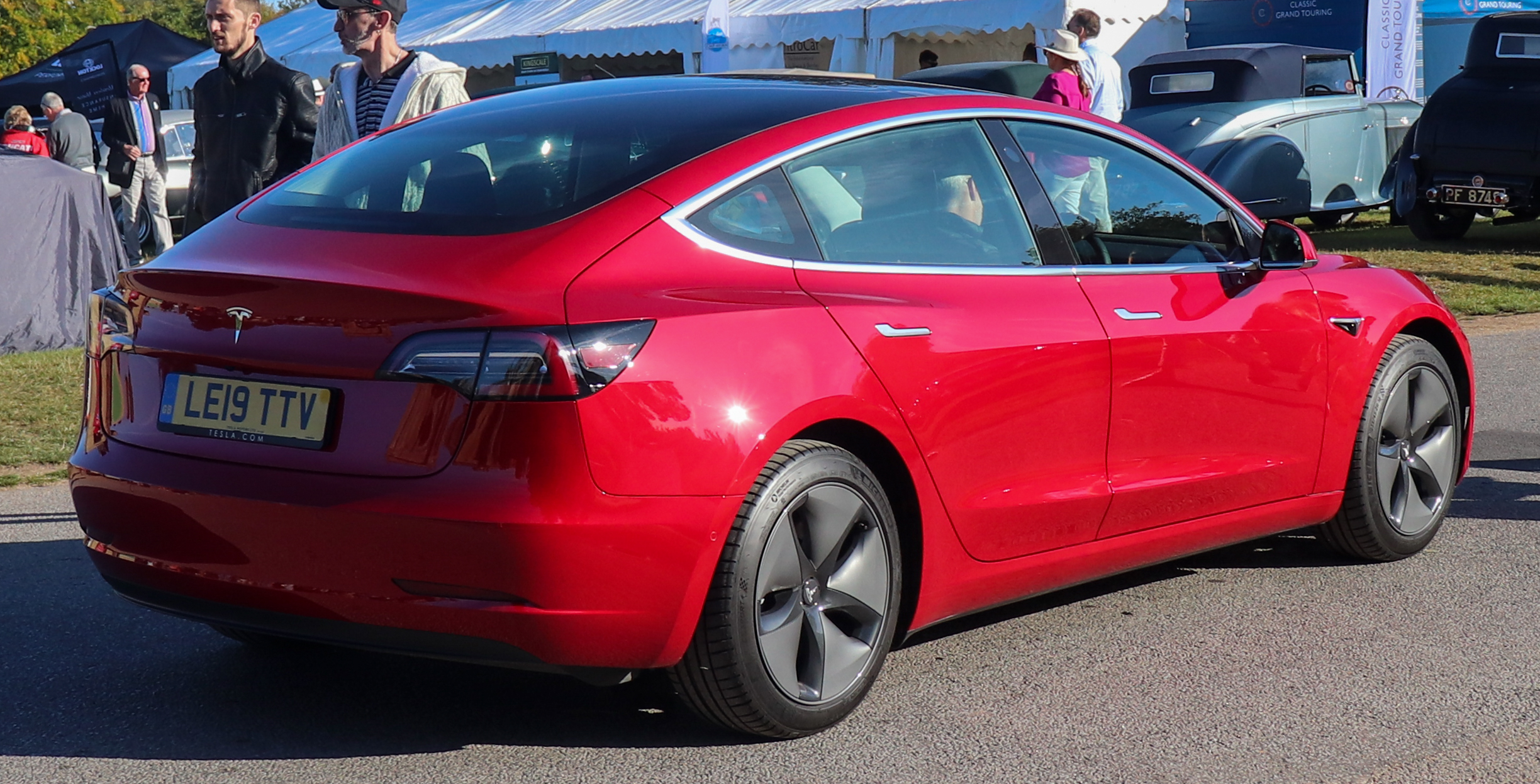 Många nyare Model 3-bilar har ett bra rostskydd från fabrik, men äldre modeller kan sakna skydd på utsatta ställen.