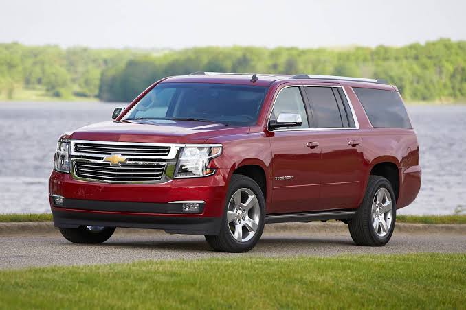 Den gigantiska Chevrolet Suburban erbjuder massor av utrymme. En stor amerikansk SUV, perfekt för den stora familjen.