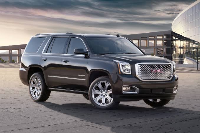 GMC Yukon Denali. En stor och lyxig amerikansk SUV med gott om plats för upp till nio passagerare. Denali är toppversionen.