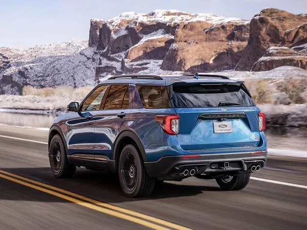 Ford Explorer Plug-In Hybrid är ett mer lättlevt alternativ bland de amerikanska sjusitsiga bilarna.