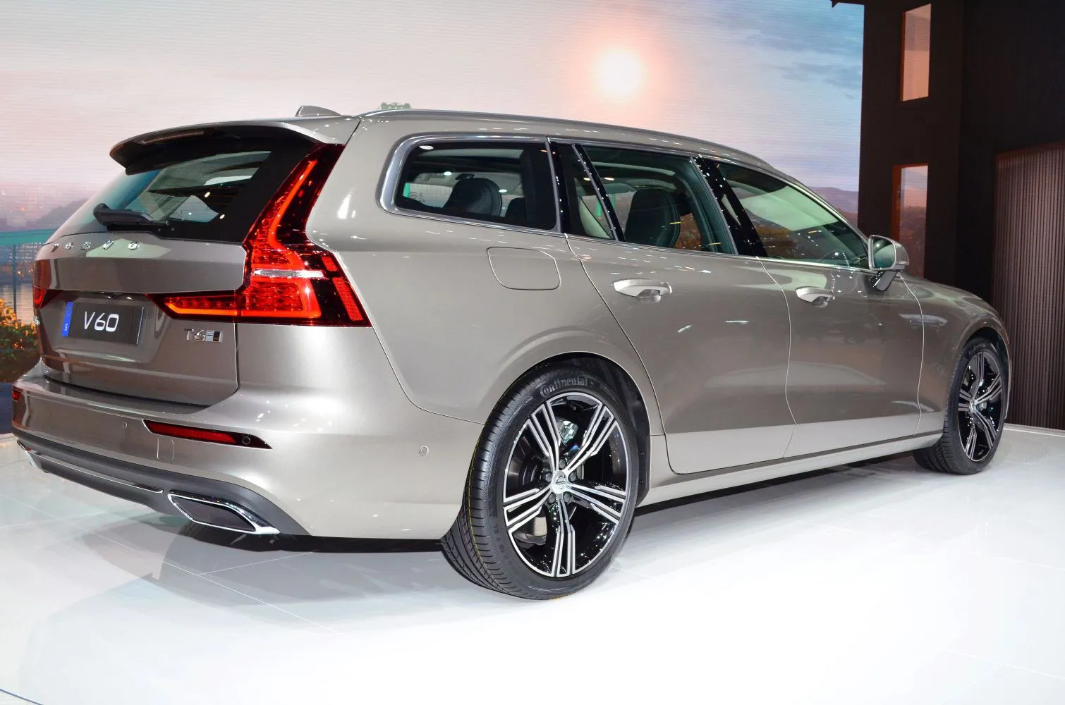En Volvo V60 av den nyare generationen. Vilken årsmodell du väljer kan ha stor betydelse för bilens tillförlitlighet.