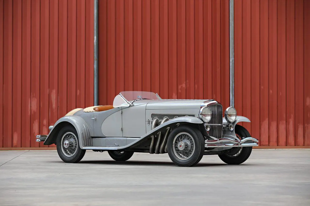 Den andra Duesenberg SSJ:n. Denna ljusa SSJ förknippas med Gary Cooper och är den första som byggdes. Se mer om den längre ner.