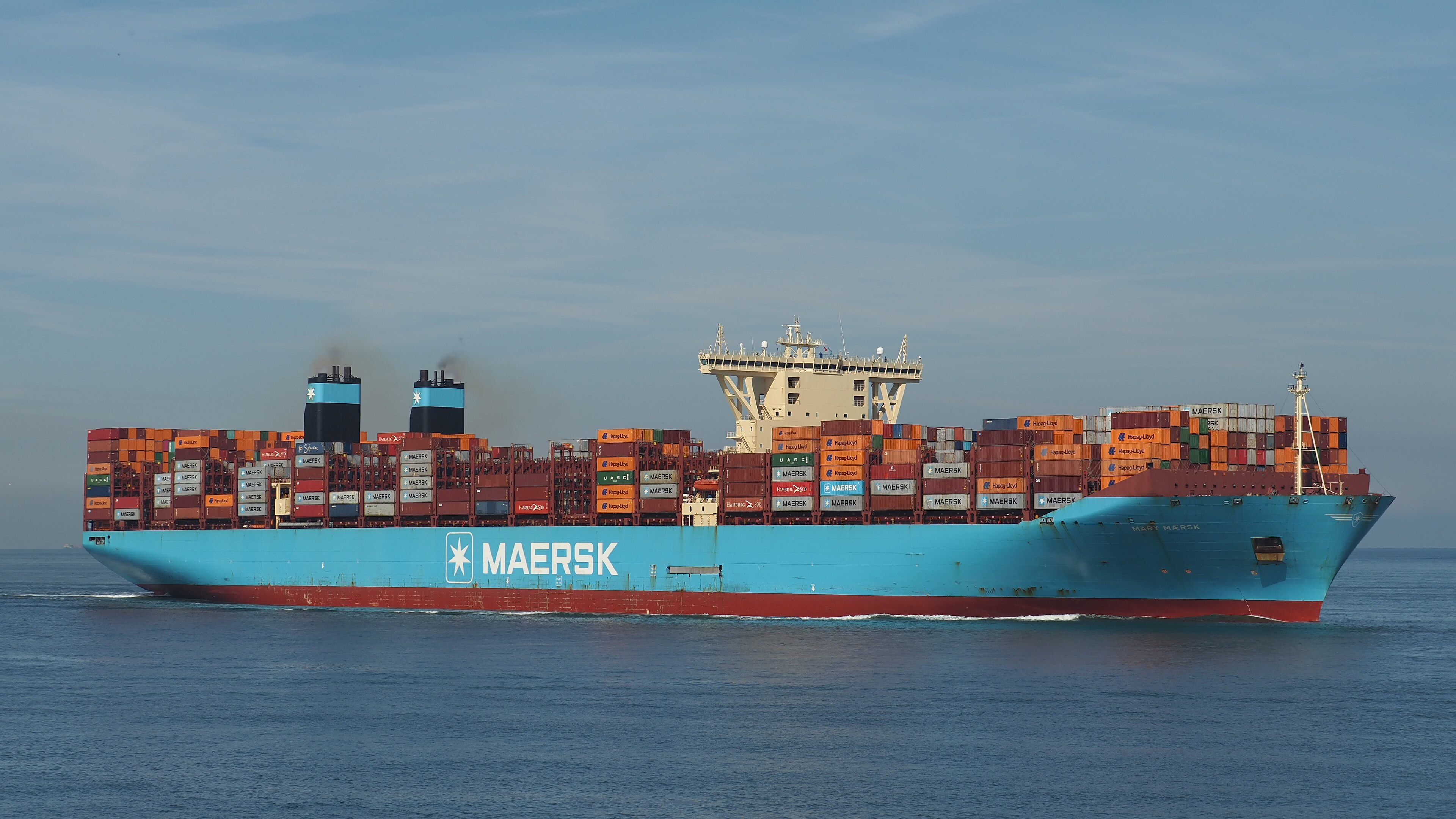 Frakten från USA utgör en betydande del av kostnaden när du importerar en bil. Att transportera bilar över Atlanten görs vanligen med ro-ro-fartyg eller i containrar.