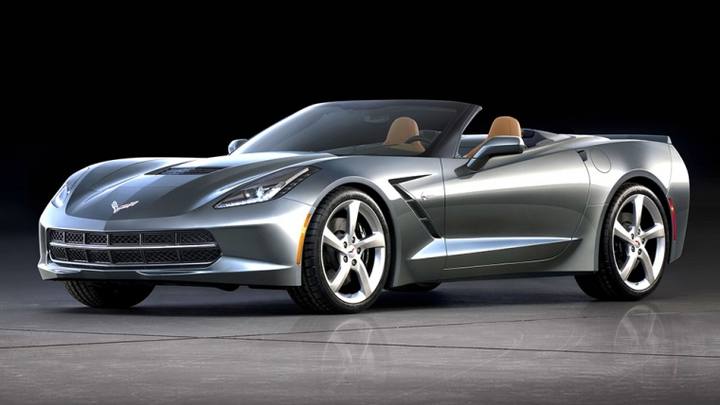 Corvette Stingray Convertible har redan från början fått sin design. Linjespelet stämmer därför hundraprocentigt.