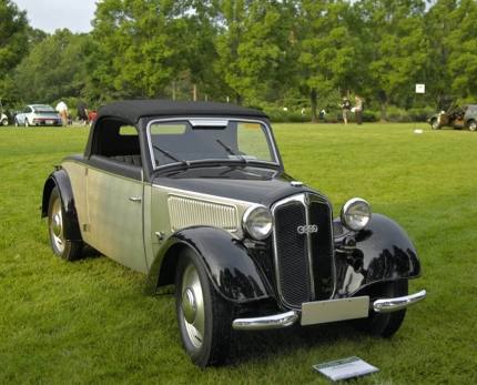 En 2-sitsig DKW F7 Luxus Cabriolet från 1937.