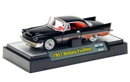 Välskapt 1957 DeSoto Fireflite i skala 1/64