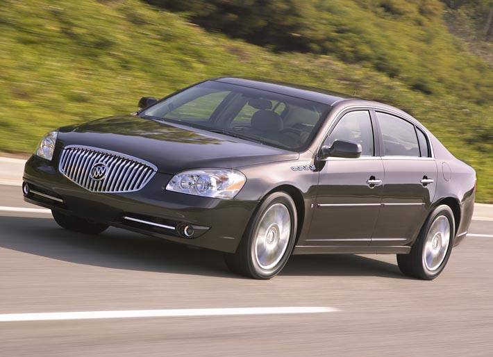 2009 års Buick Lucerne Super har en kromad grill med glest vertikala kromribbor. Grillen är också annorlunda utformad, speciellt i nederkant liksom att Buick-emblemet är något nedflyttat.