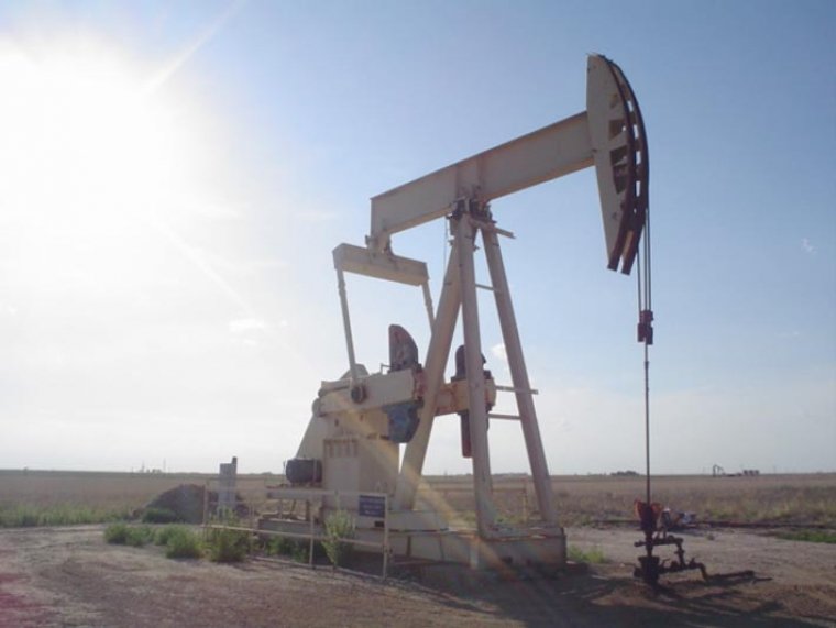 Tidig oljepump i Texas, USA.