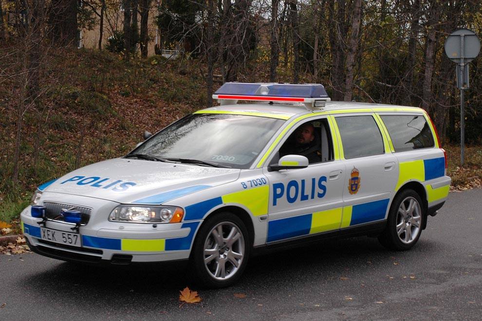 Poliser i vansinnesfärd genom Stockholm?