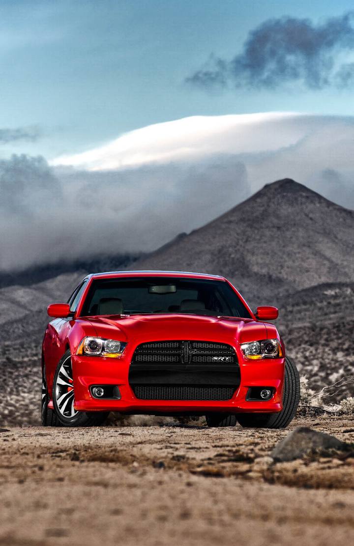 Dodge Charger SRT8 i aggressiv kostym för 2012